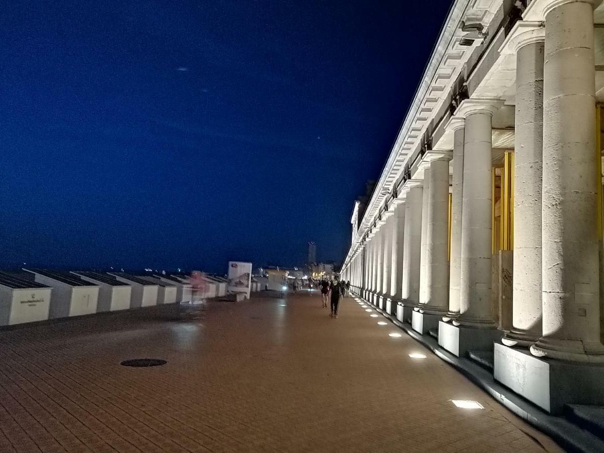 Large Apartment 800M From The Beach 90 Square Meters Oostende Dış mekan fotoğraf